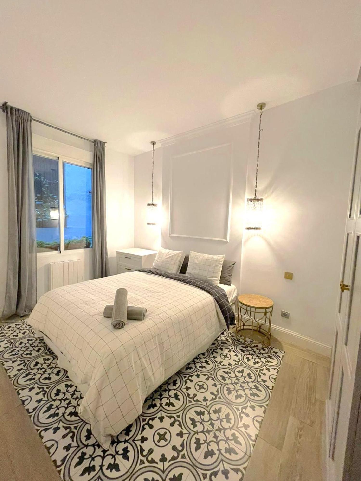 New Apartment In City-Center, Gran Via Madrid Eksteriør billede
